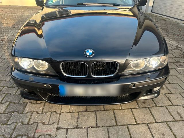 BMW 5 E 39. 2,3