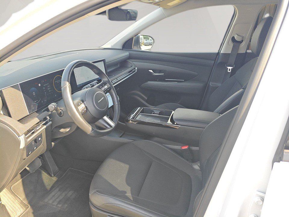 Fahrzeugabbildung Hyundai TUCSON 1.6T 160PS 48V DCT AWD TREND LED
