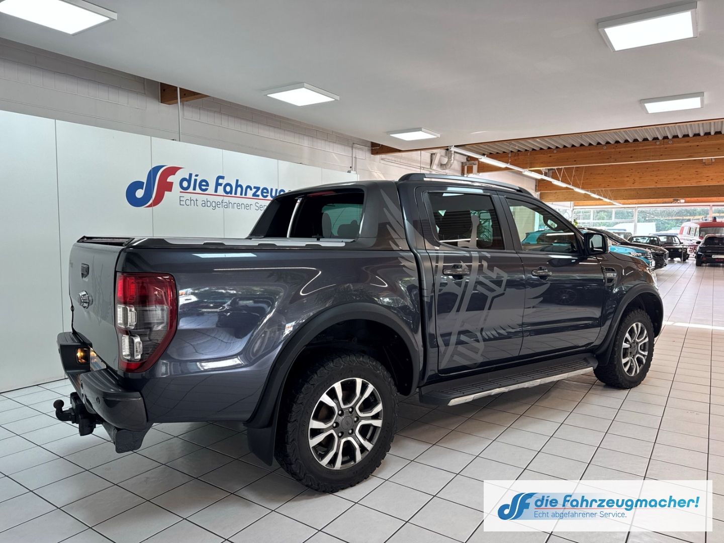 Fahrzeugabbildung Ford Ranger Wildtrak DoKa 4x4 3.2TDCi Automatik AHK N