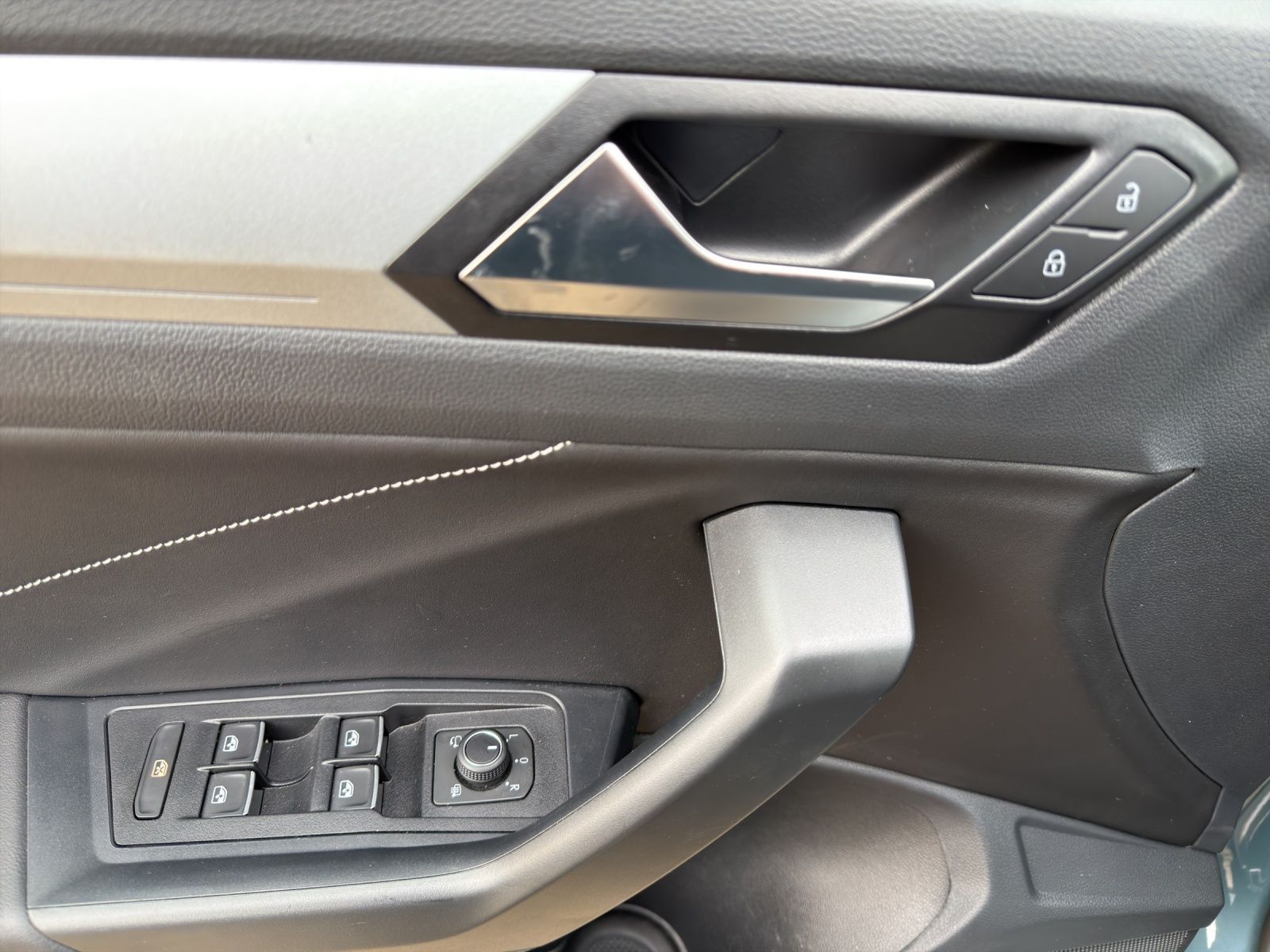 Volkswagen T-Roc - Bild 8