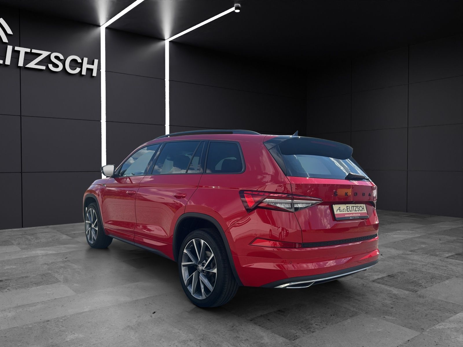 Fahrzeugabbildung SKODA Kodiaq TDI Sportline DSG 4x4 Matrix AHK Navi VC