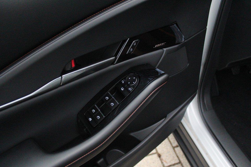 Fahrzeugabbildung Mazda CX-30 2025 M-Hybrid Nagisa G-140 AT *Juni-Aktion