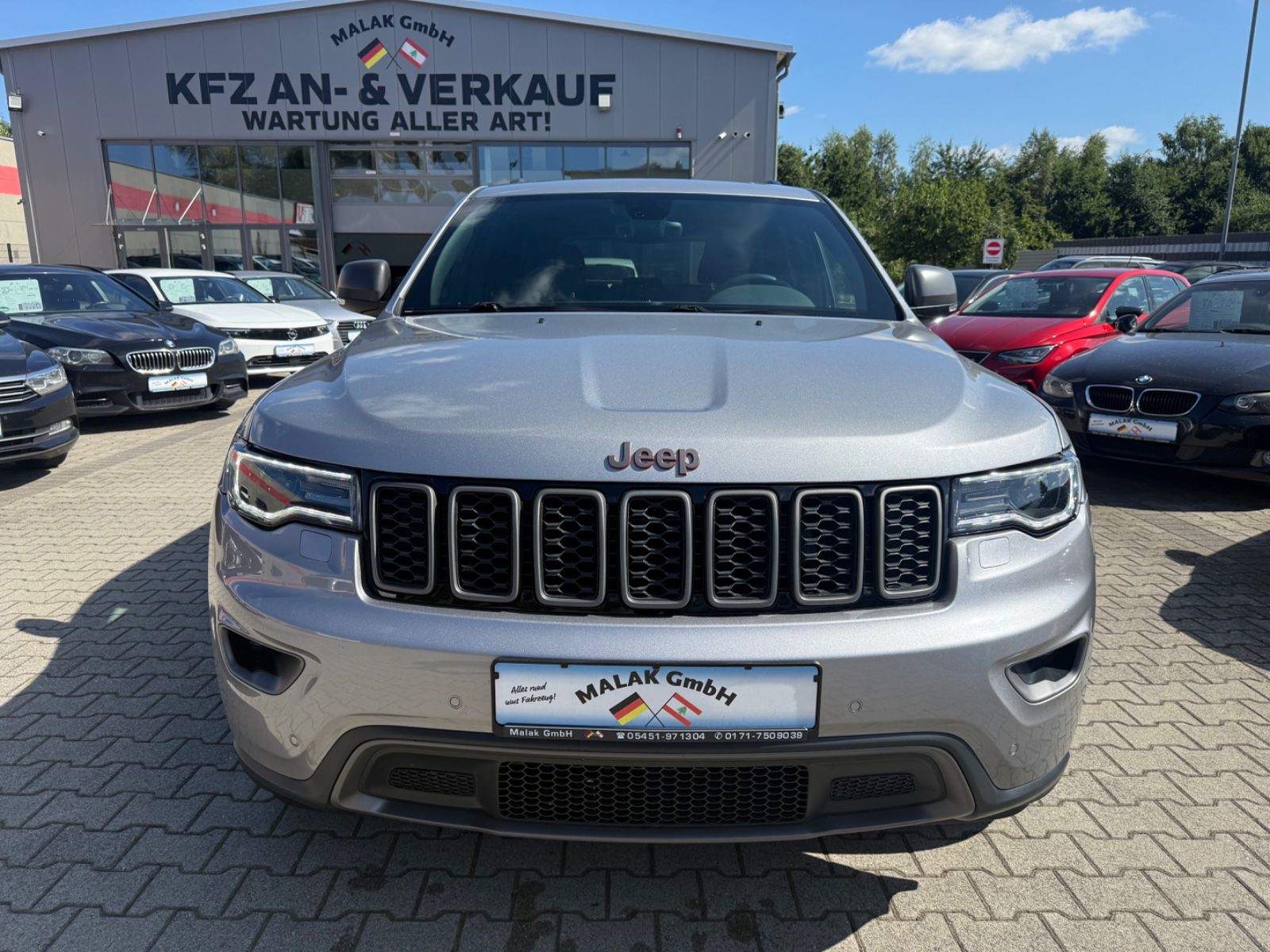 Jeep Grand Cherokee - 1