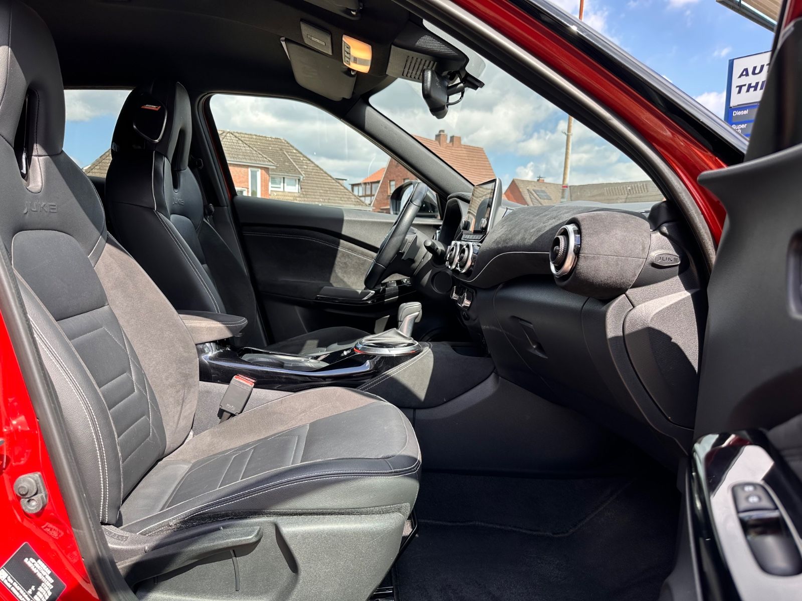 Fahrzeugabbildung Nissan Juke N-Design 1.0 DIG-T DCT Bose/LED/GRA/LM19"