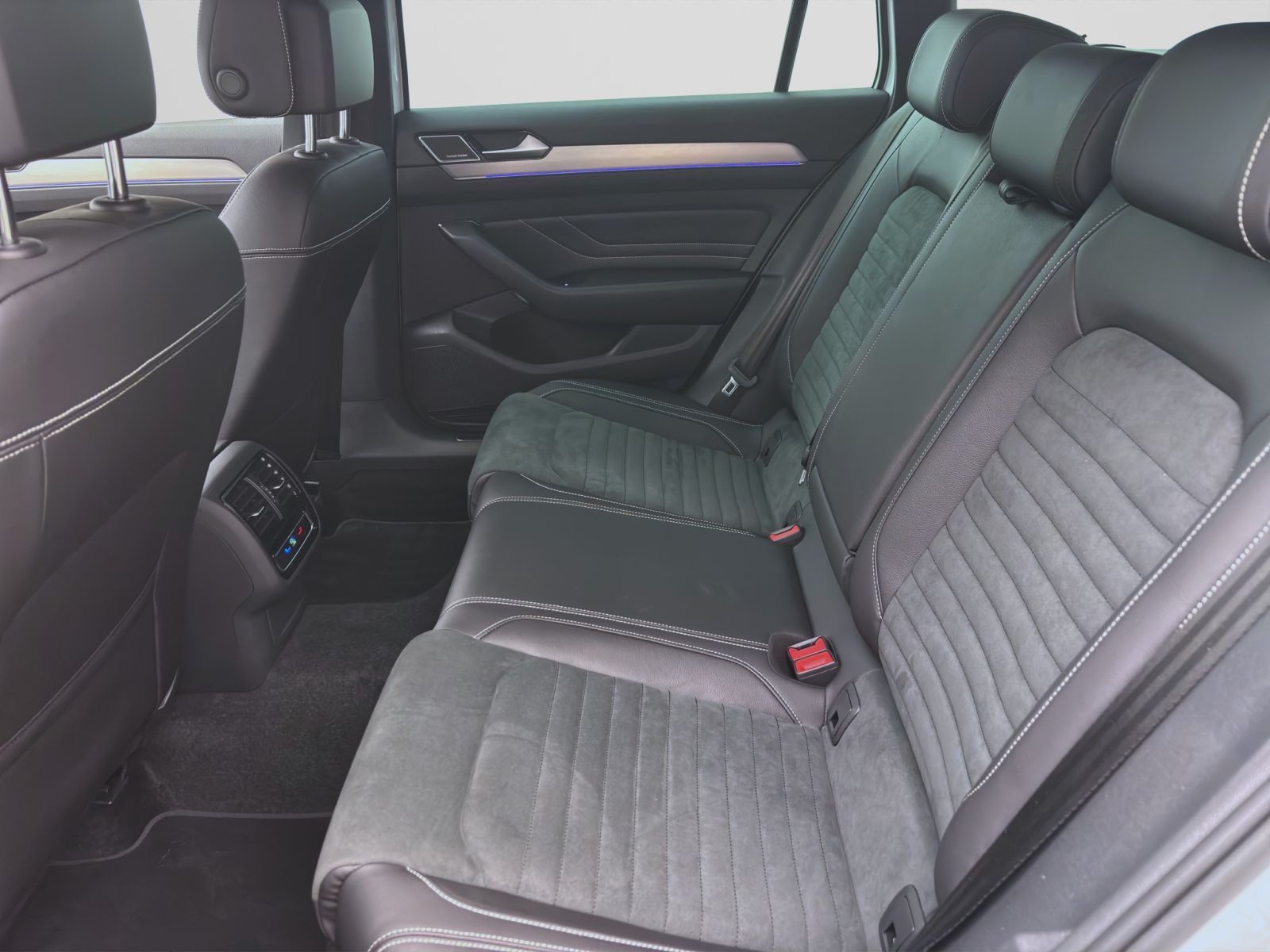 Volkswagen Passat Variant - Bild 16