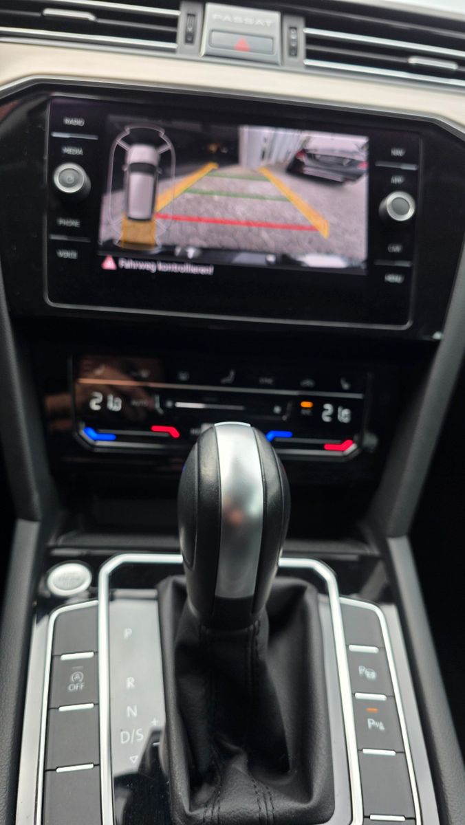 Volkswagen Passat Variant Elegance/Highline / Style / TOP imagem 2