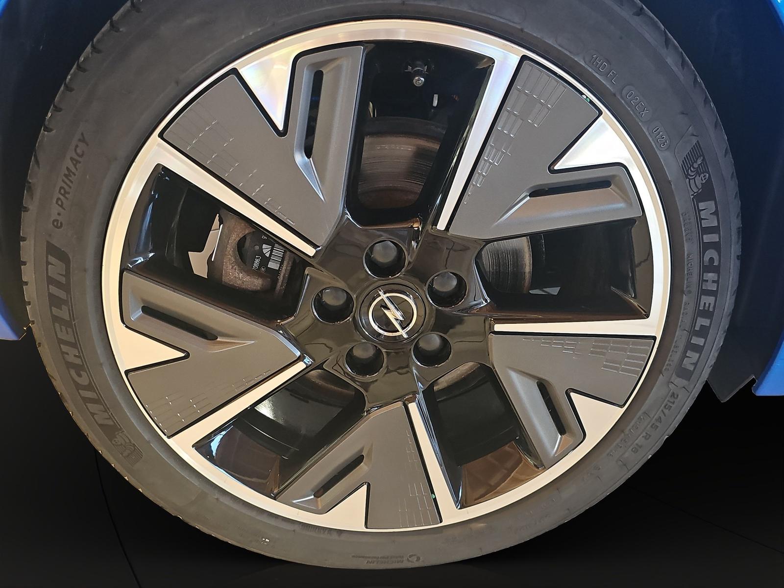 Opel Astra Electric GS 95,8% Batterieka. ACC+Navi+Pan