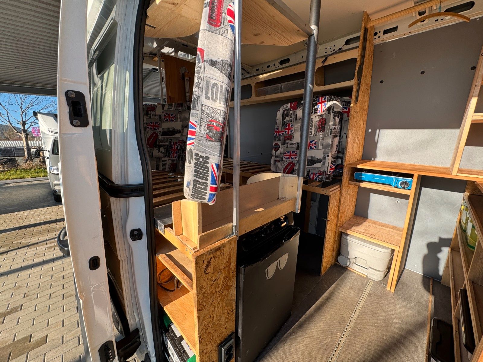 Fahrzeugabbildung Opel Movano B Kasten/Kombi HKa L2H2 3,5t