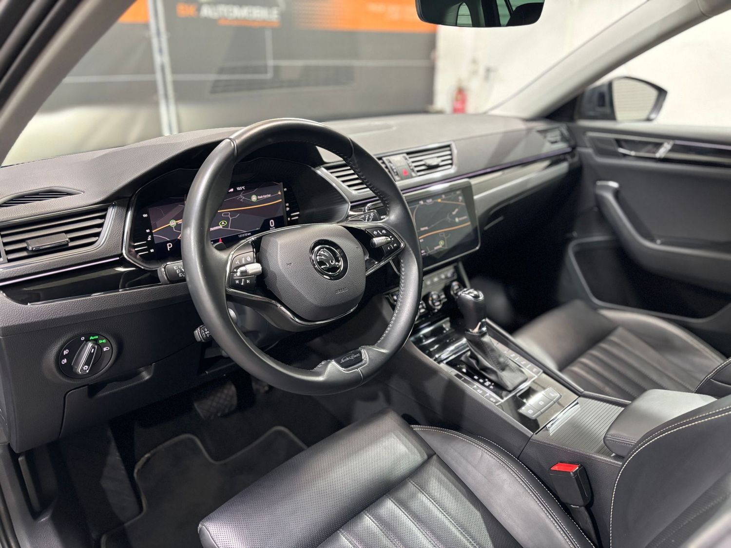 Fahrzeugabbildung SKODA Superb 2.0 TDI L&K#DSG#Matrix#ACC#HUD#Leder