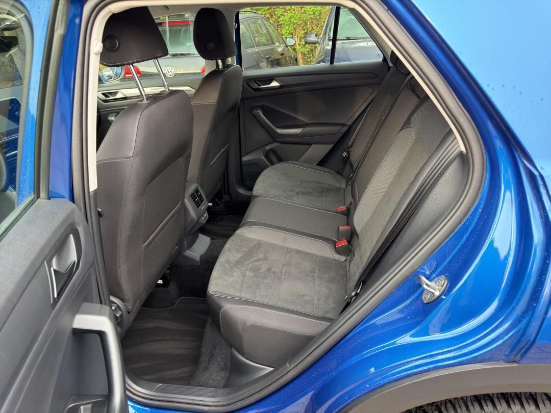 Fahrzeugabbildung Volkswagen T-ROC Style 1.5 TSI,DSG,Navi,SH,Keyless,Heckkl.e