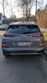 Hyundai KONA Elektro 100kW Select SHZ LHZ CAM TÜV 04/28 - Hyundai KONA Elektro von privat