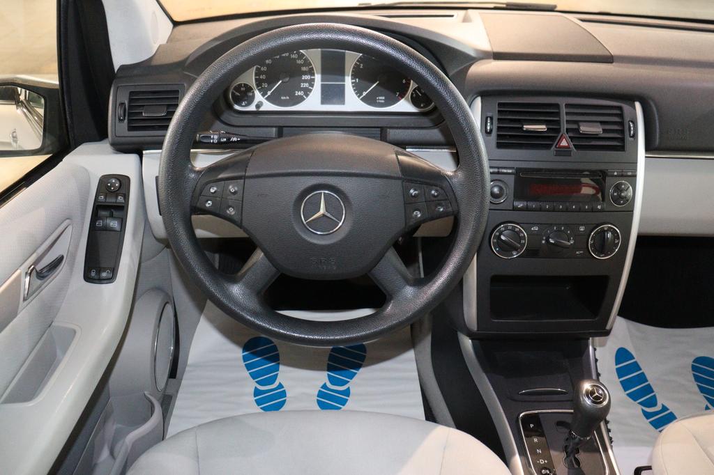 Mercedes-Benz B 170