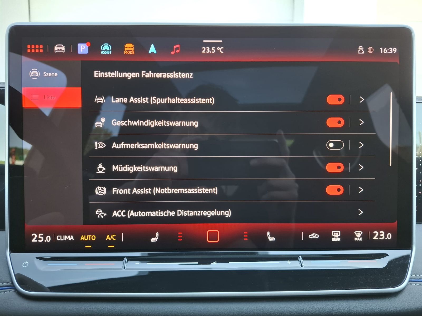 Fahrzeugabbildung Volkswagen Tiguan 2.0 TDI 4M R-Line BLACK*PAN*HK*AHK*MATRIX