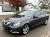 Mercedes-Benz C 180 CGI BlueEfficiency Automatik Navi Xenon - Mercedes-Benz C 180: Cgi Blueefficiency