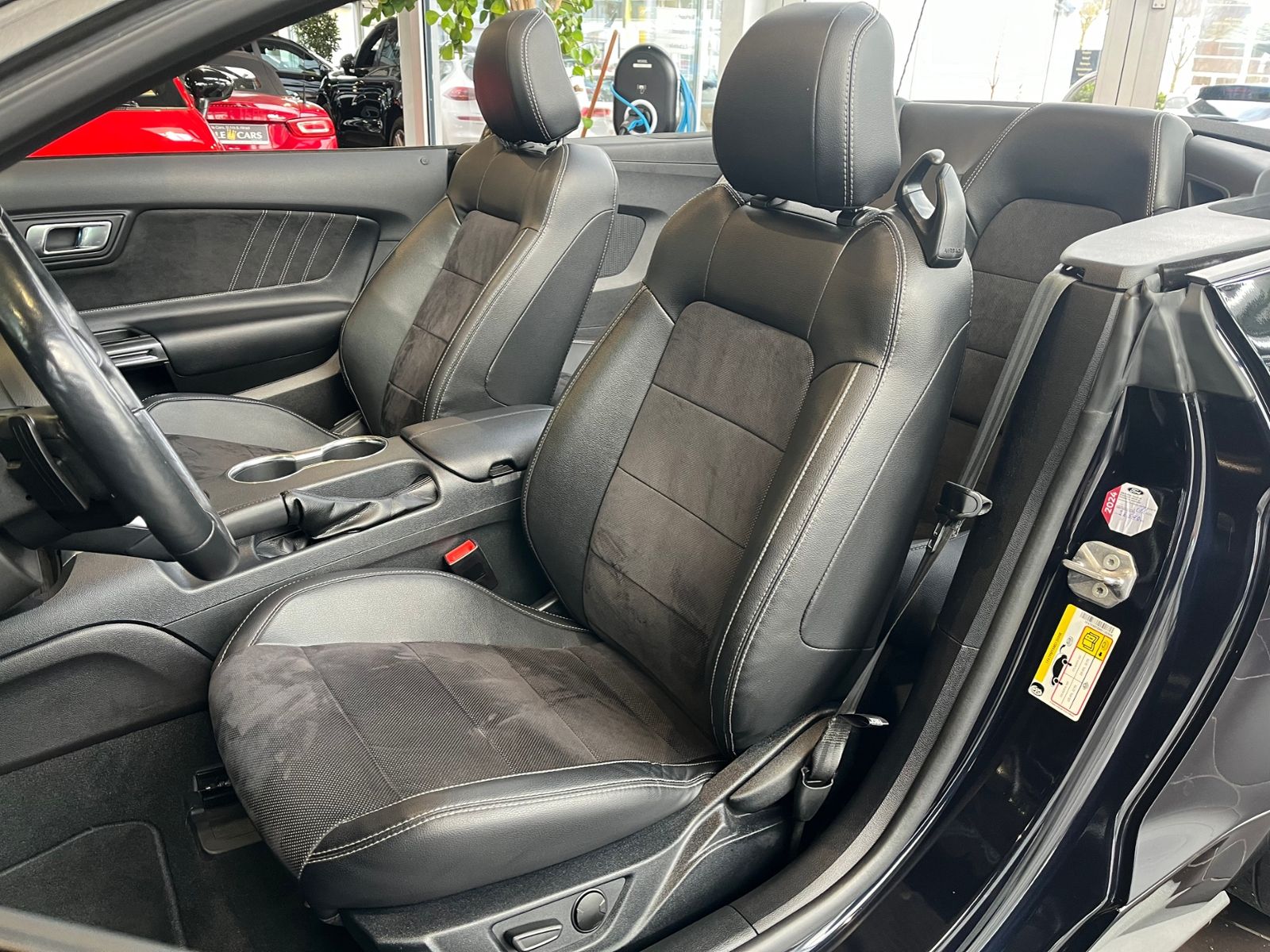 Fahrzeugabbildung Ford Mustang GT Convertible LED NAVI LEDER ALU