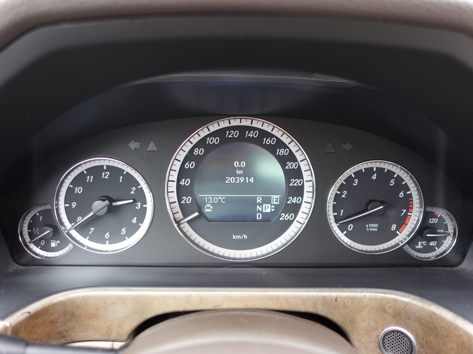 Fahrzeugabbildung Mercedes-Benz E 350 CGI Elegance,Navi,Sitzhzg,Händlerfahrzeug