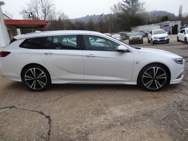 Fahrzeugabbildung Opel Insignia OPC-Line Super Optik/Innovation/OPC/4x4