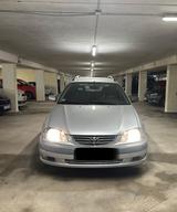 Toyota Avensis 1.8 - Toyota Avensis aus 2000