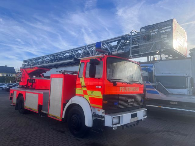 Iveco Feuerwehr Fahrzeug DREHLEITER