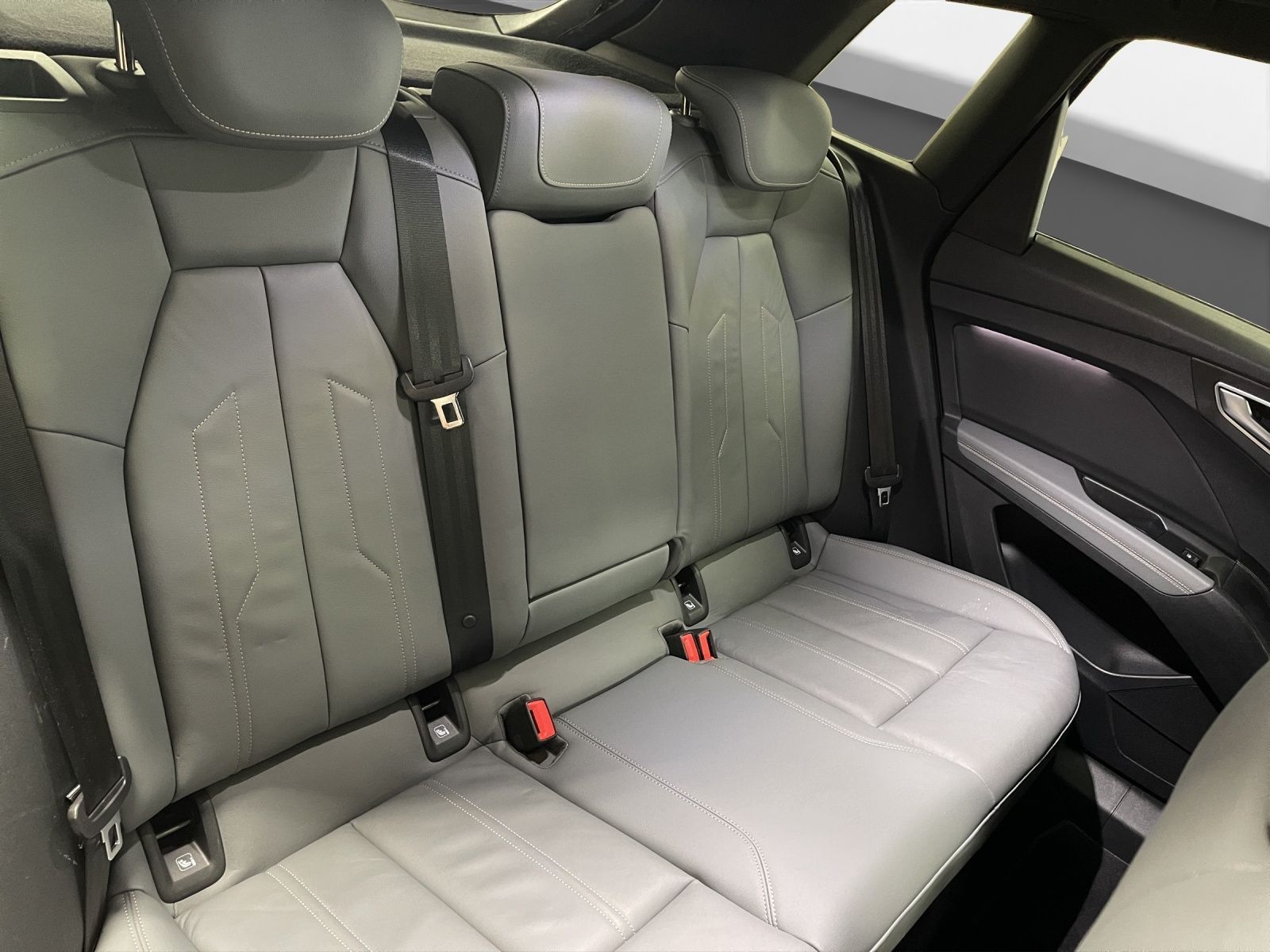 Audi Q4 e-tron 50 qu. Edition One AHK Pano Matrix LM  foto 18