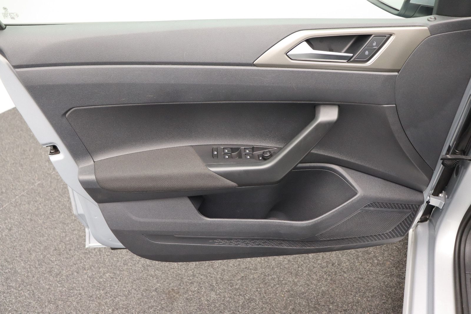 Fahrzeugabbildung Volkswagen Polo VI 1.0 Comfortline