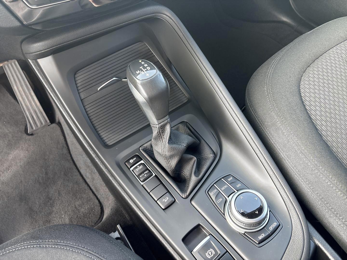 BMW X1 xDrive20i Automatik Advantage LED Navi SHZ