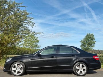 Mercedes E 220 - 2