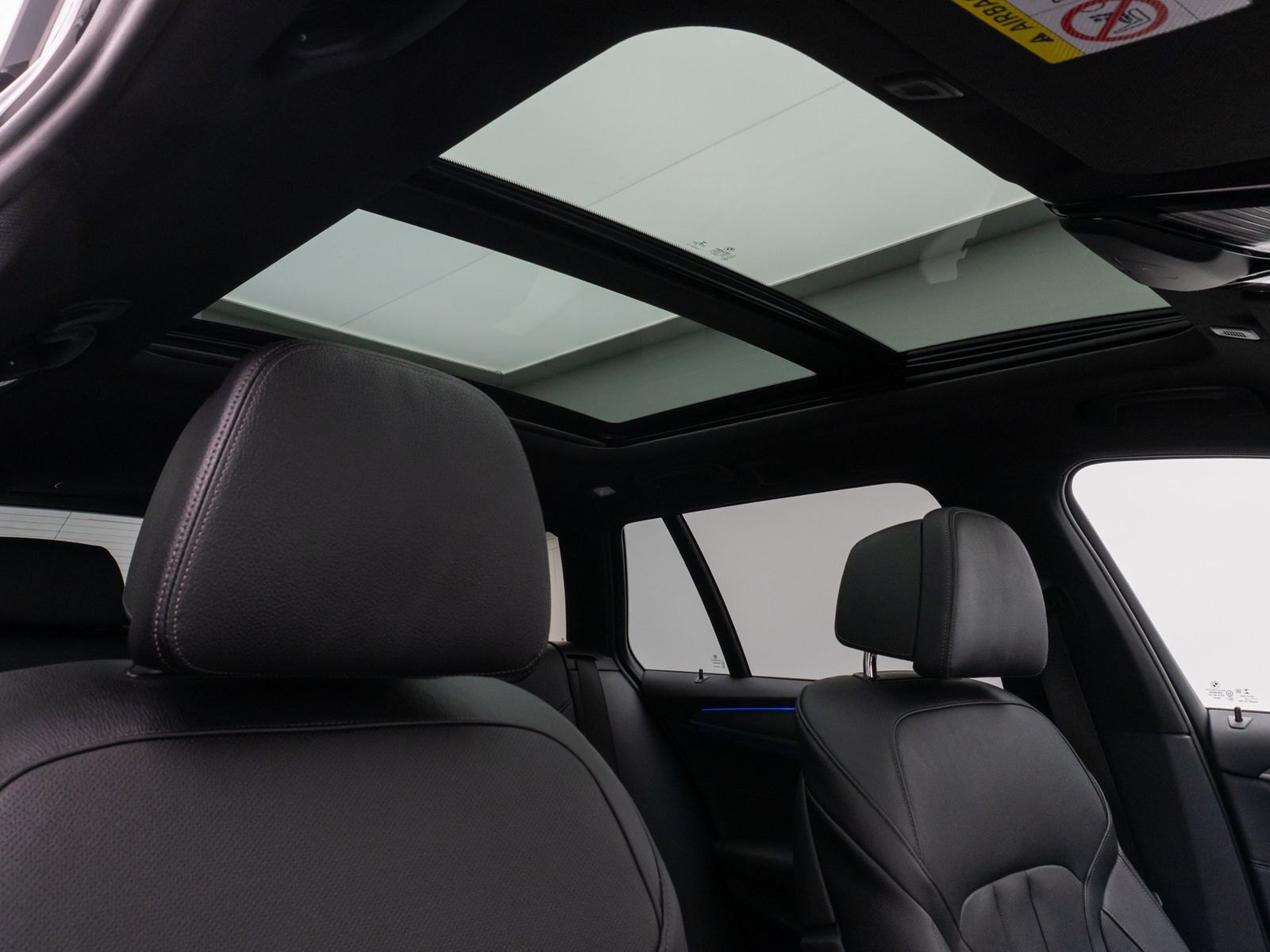 Fahrzeugabbildung BMW 520d M Sport Panorama 360° HUD HiFi AHK Komfort