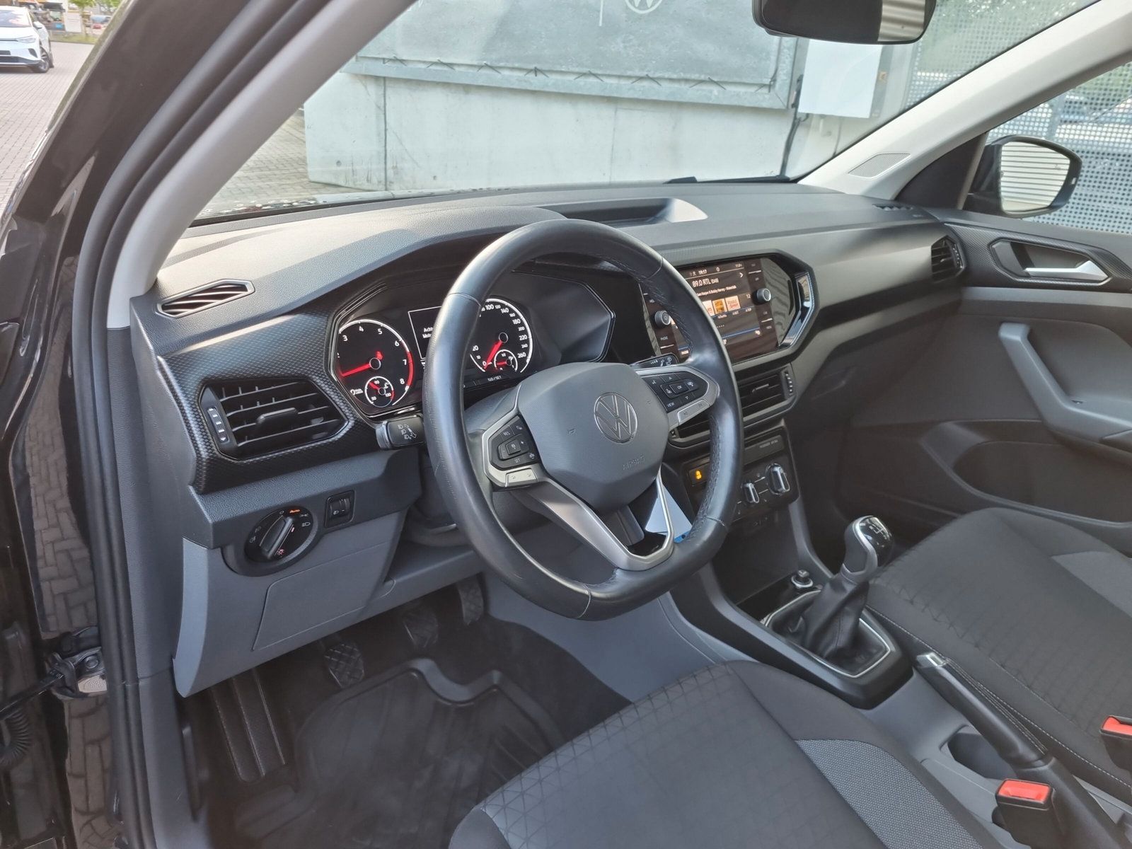 Fahrzeugabbildung Volkswagen T-Cross 1.0 TSI Life KAMERA ACC SHZ