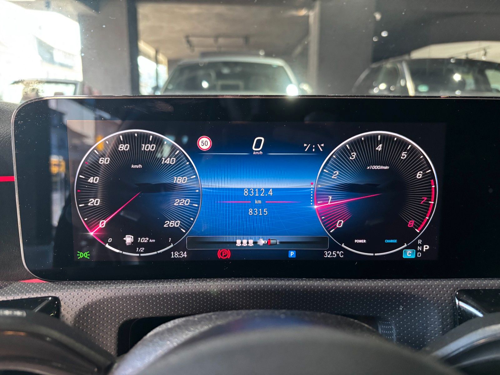 Fahrzeugabbildung Mercedes-Benz A 200 //AMG-LINE//MBUX//AMBIENTE/KAMERA/SHZ/NAVI