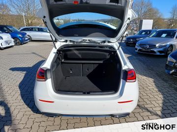 Fahrzeugabbildung Mercedes-Benz A 200 Progressive Standhzg+LED dynam+Rü Kam+Navi