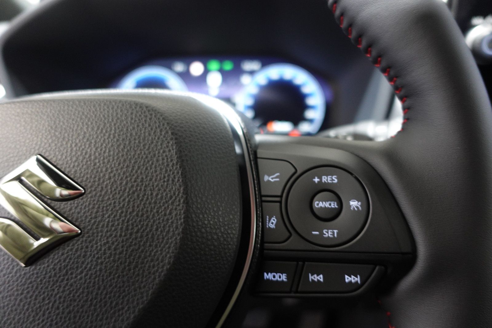 Fahrzeugabbildung Suzuki Across Plug-In Hybrid - Sitzh.,LED,Kamera,PDC