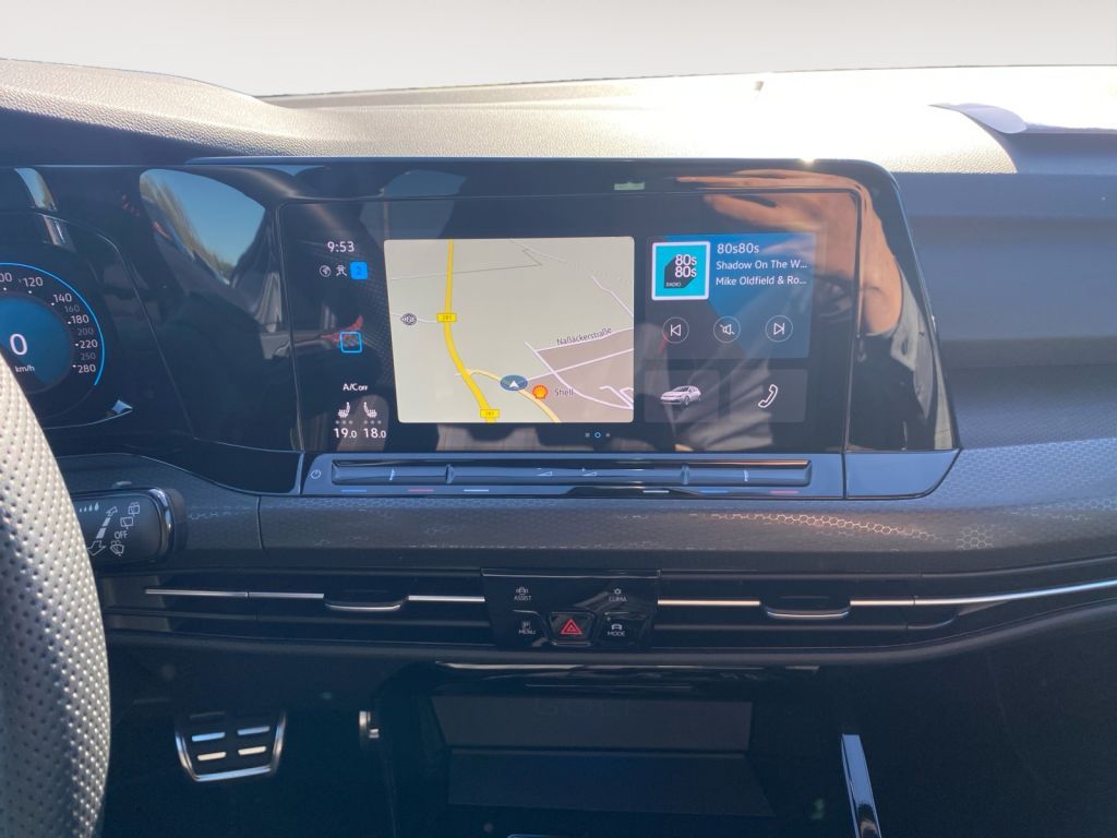Fahrzeugabbildung Volkswagen Golf 2.0 TSI DSG GTI ACC  LED-Matrix