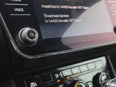 SKODA Superb 1.5 TSI ACT Carplay AHKschwenk. ACC
