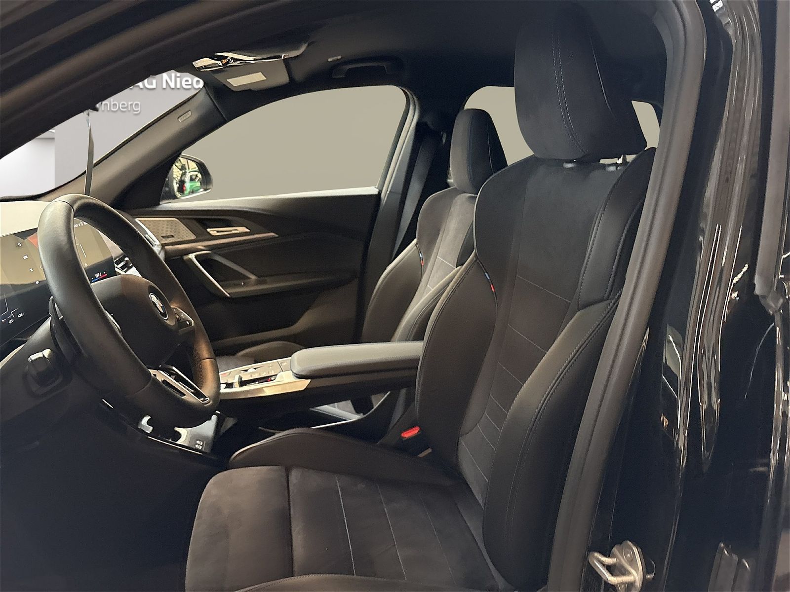 BMW iX2 - Bild 12