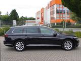 Volkswagen Passat Variant 2.0 TDI DSG Elegance IQ-Light AHK - mit Diesel-Antrieb: Alcantara, Beheizbares Lenkrad