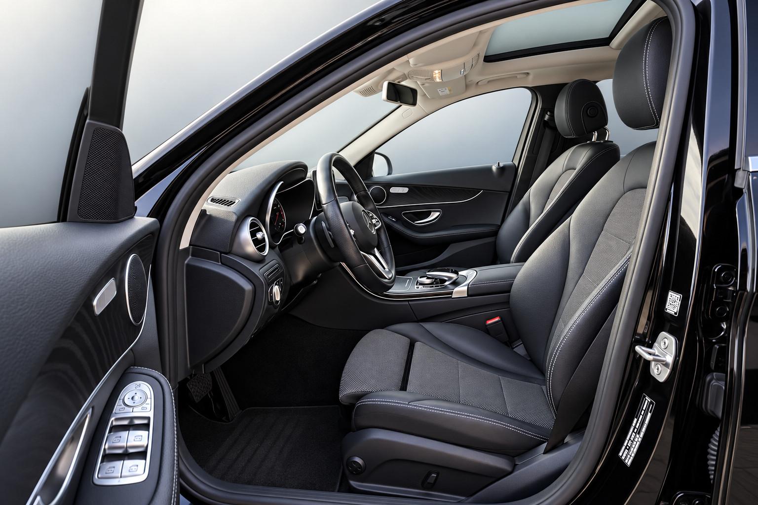 Mercedes-Benz C 200 T 4Matic 5 J. GARANTIE AHK PANO LED LEDER