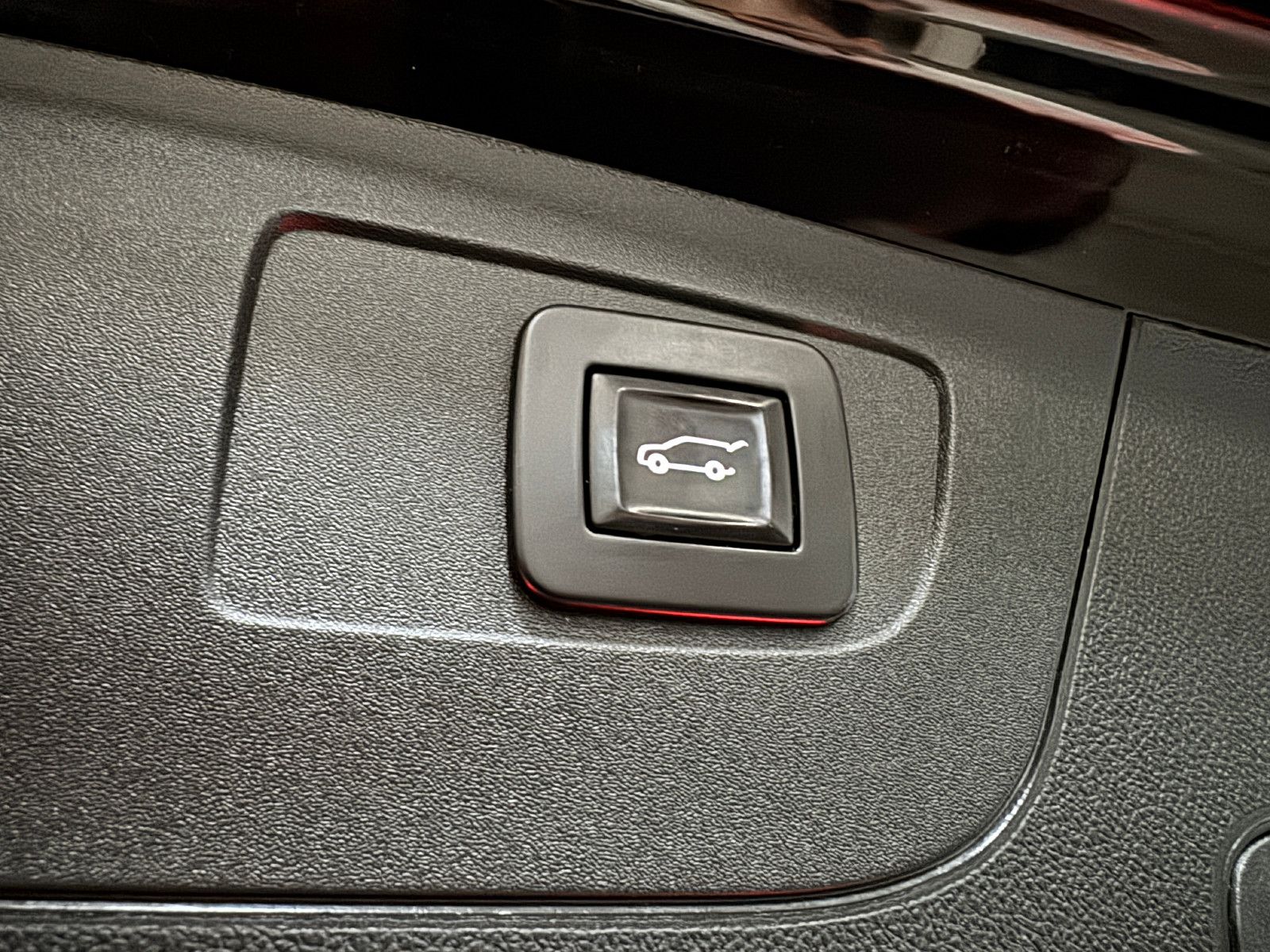 Fahrzeugabbildung Opel Insignia B Sports Tourer GSi 4X4 OPC PERFORMANCE