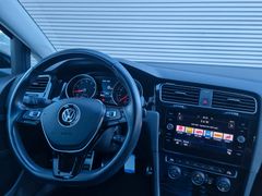 Fahrzeugabbildung Volkswagen Golf VII Variant 1.0 TSI IQ.DRIVE NAVI SHZ ACC P