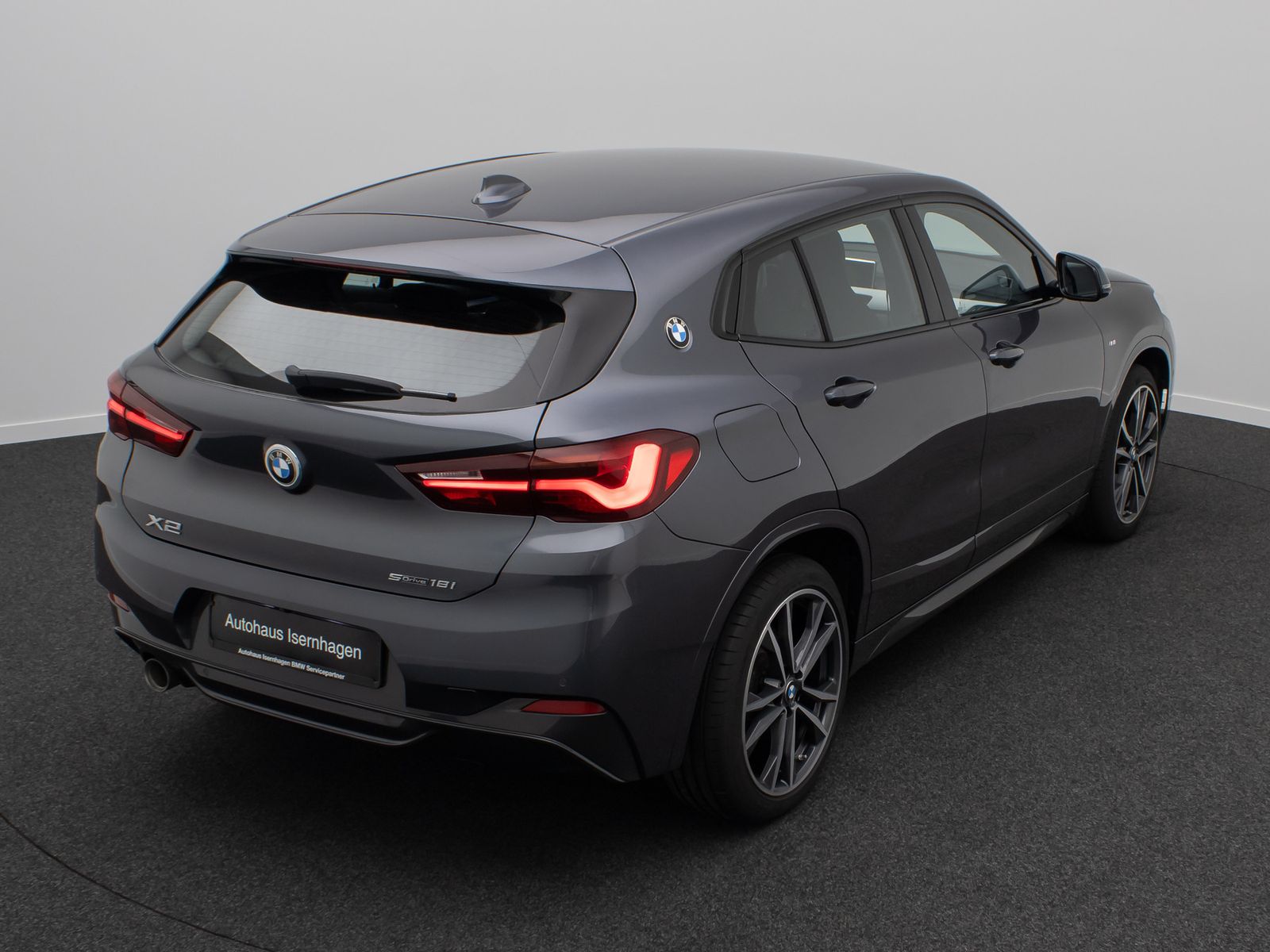 Fahrzeugabbildung BMW X2 sD18i M Sport AHK Kamera GeschwindiReg 19Zoll