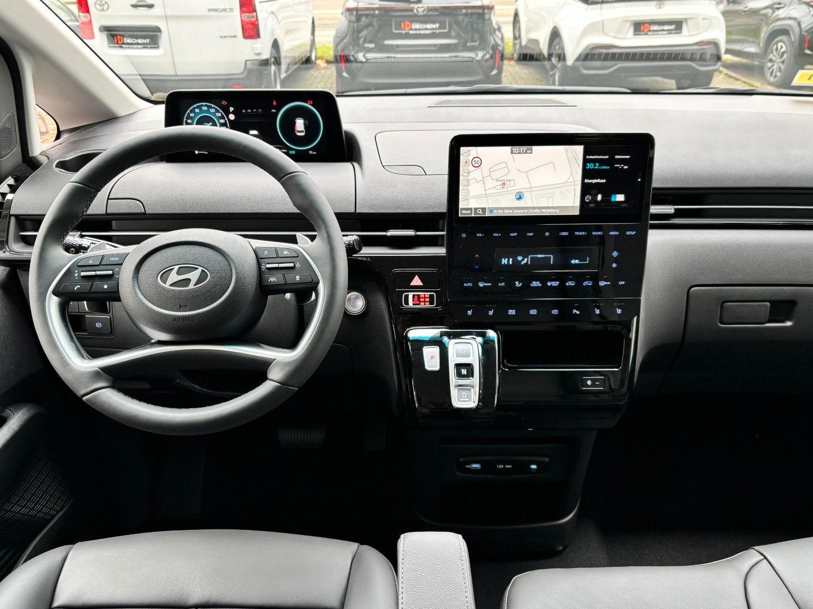 Fahrzeugabbildung Hyundai Staria HEV Trend 225PS Park-/Shuttle-Parket !