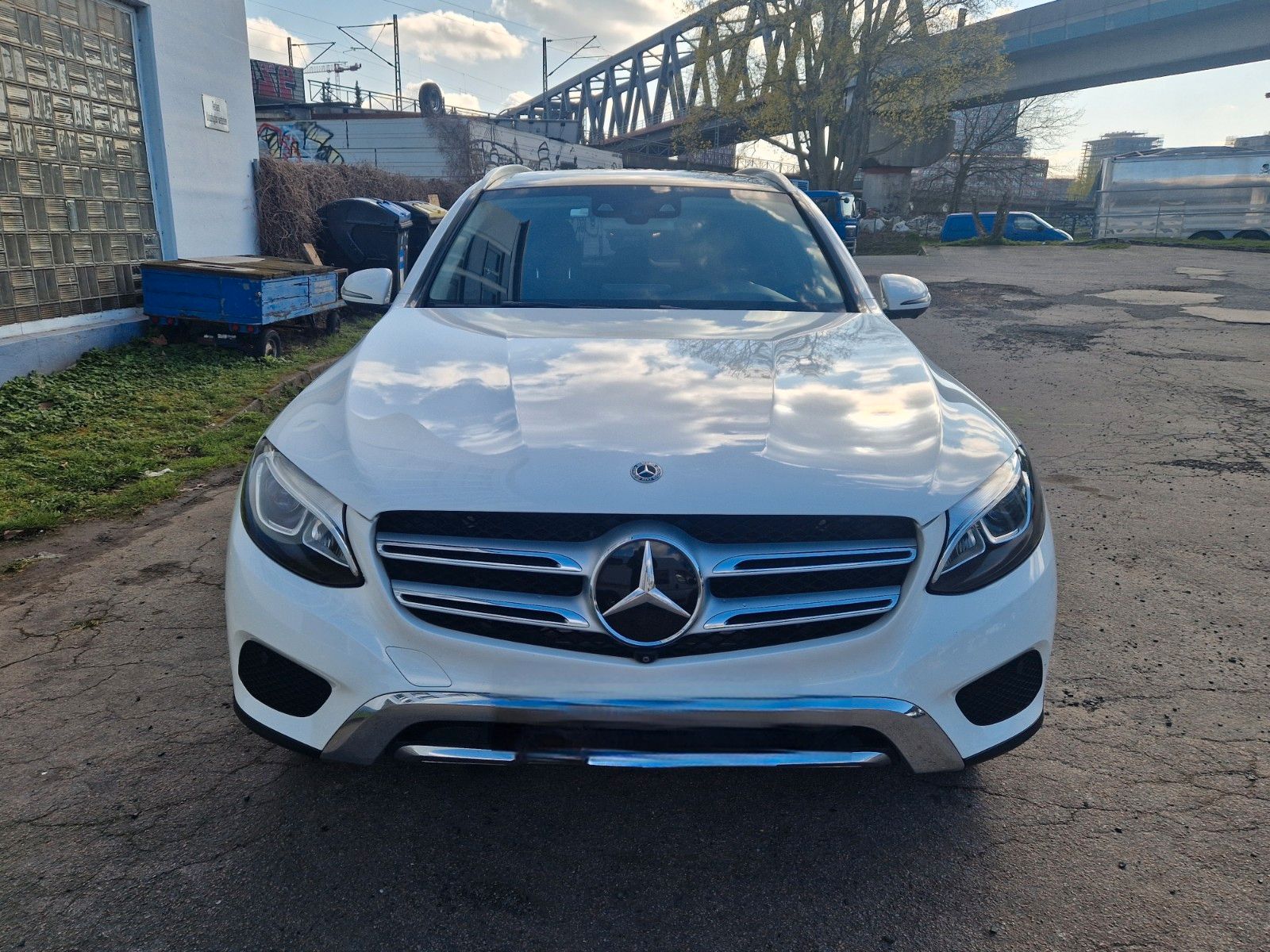 MERCEDES-BENZ GLC 250 d - HUD, Pano, 360°, Distr, TÜV neu