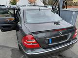 Mercedes-Benz E 240 ELEGANCE Automatik Anthrazit-Metallic 2003 - gebrauchte Mercedes-Benz E 240 aus dem Jahr 2003