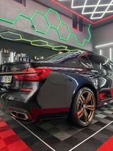 BMW M760Li xDrive Voll 305km Scheckheft  - BMW M760 in Düsseldorf