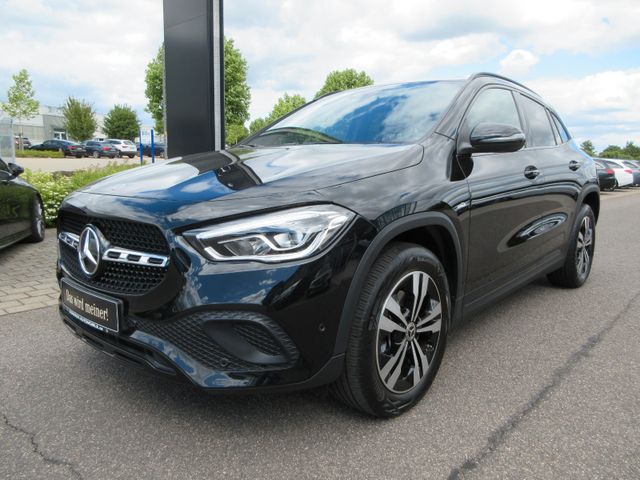 MERCEDES-BENZ GLA 200 Progressive 7G LED Navi Kamera Night DAB