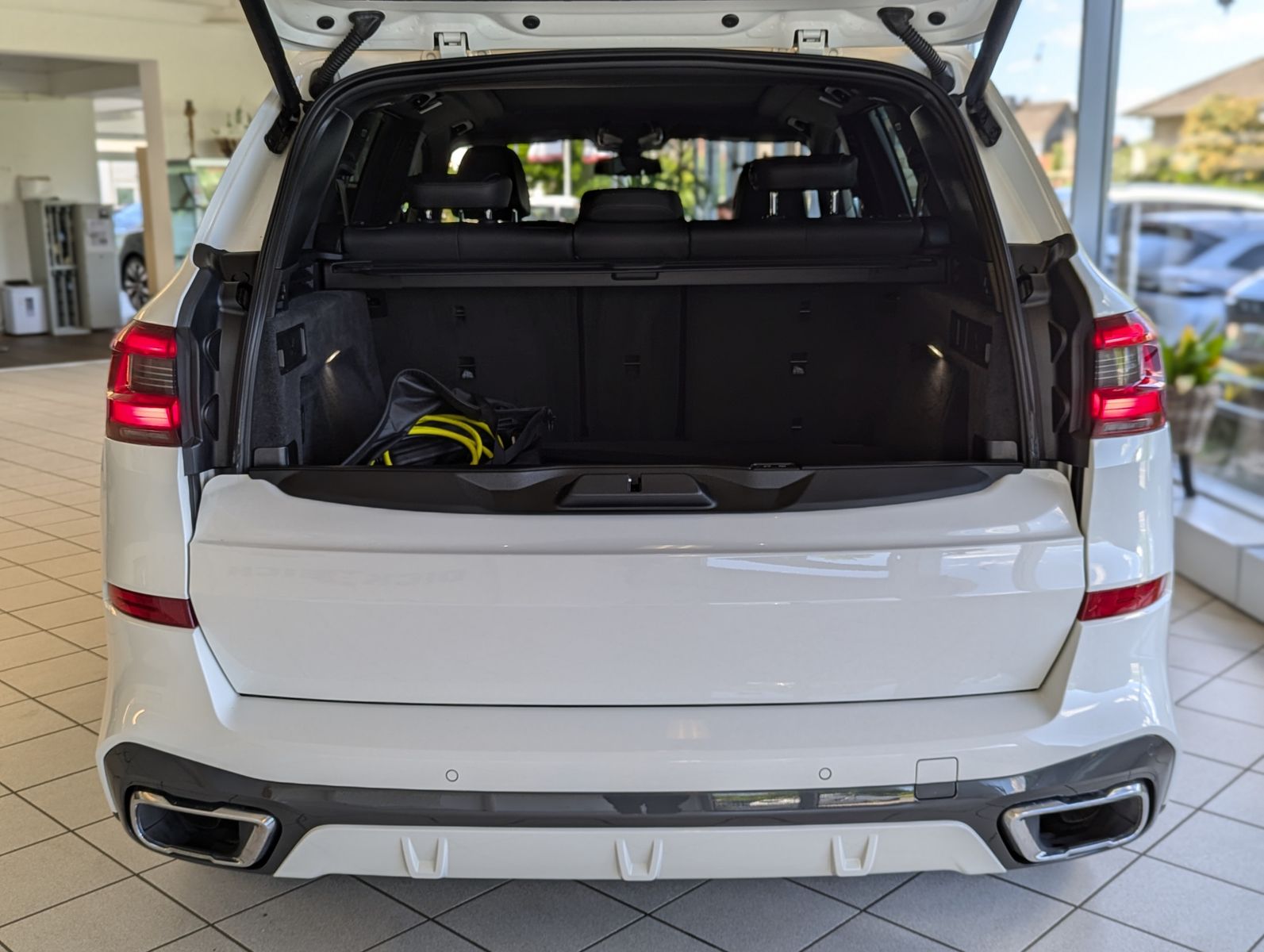 Vehicle illustration BMW X5 45 e xD M-Sport Pano Air Assist+ ACC 20&quot;