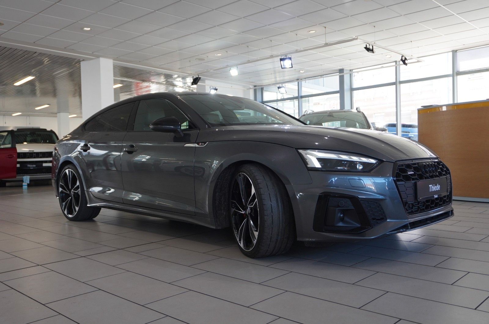 Fahrzeugabbildung Audi A5 Sportback 45 TFSI QUATTRO S-LINE NAVI/MATRIX