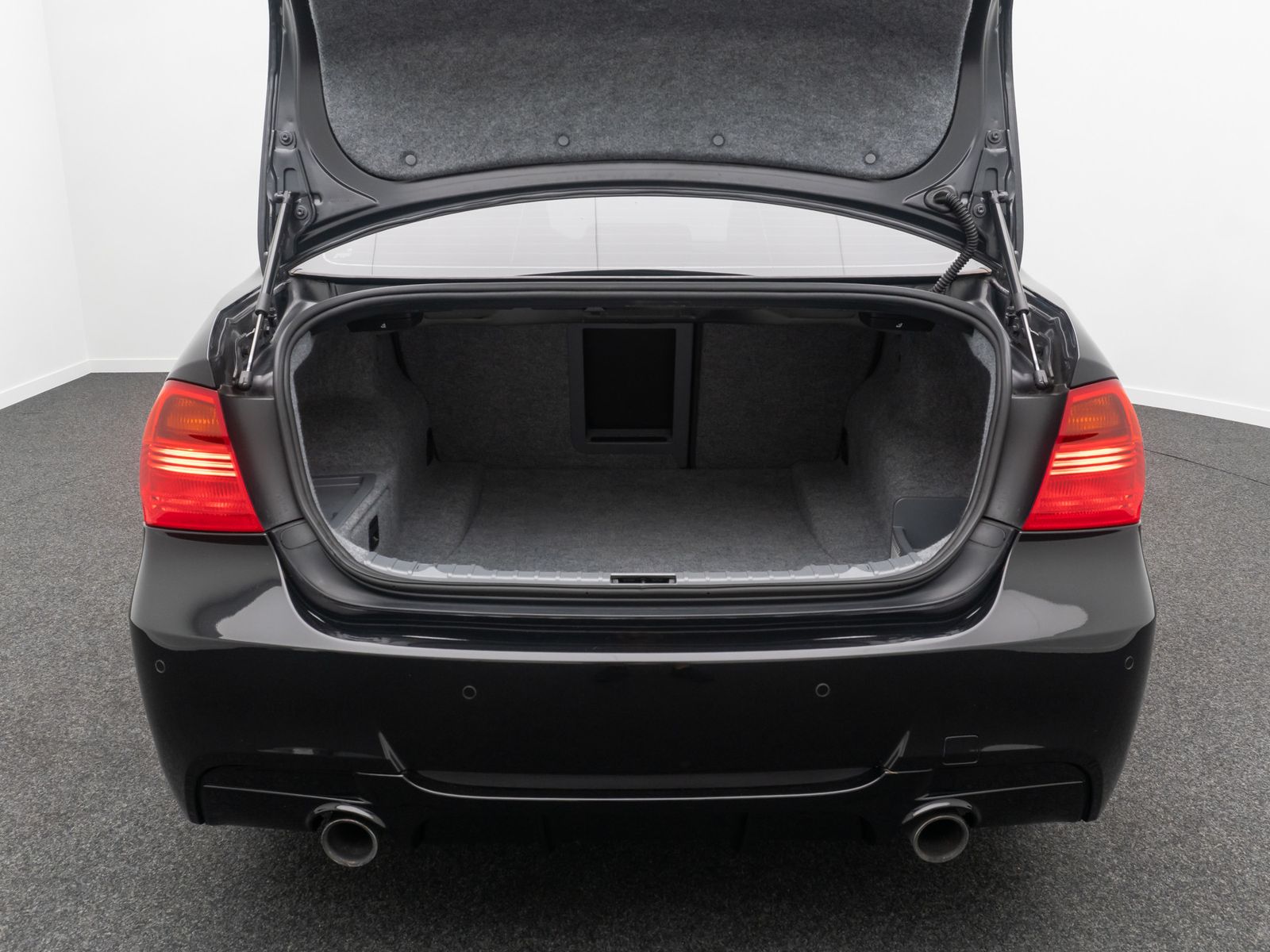 Fahrzeugabbildung BMW 335i M Sport NaviProf Xenon GSD HiFi TV Komfort