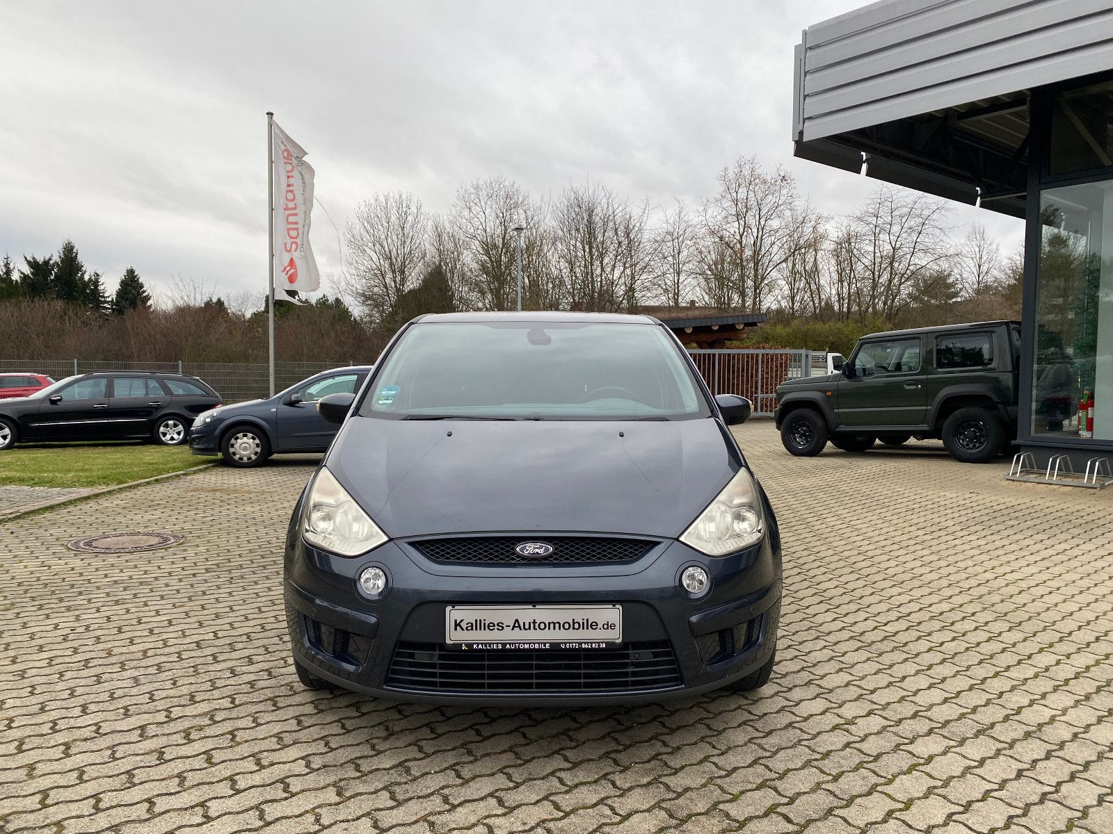 Fahrzeugabbildung Ford S-MAX Trend 2.0 SHZ+PDC+AHK+TÜV-NEU