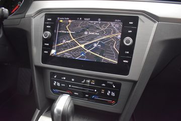 Volkswagen Passat - 8
